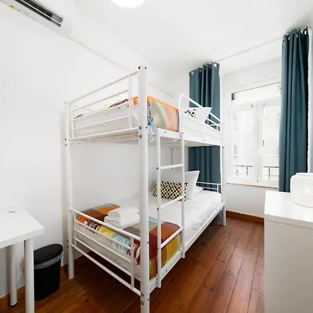 Private Room - AC - 3 Min to Arroios Metro-3